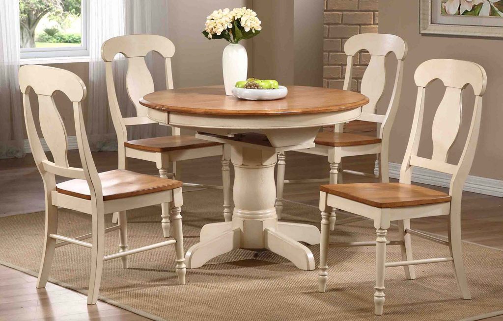 decorate a round dining table