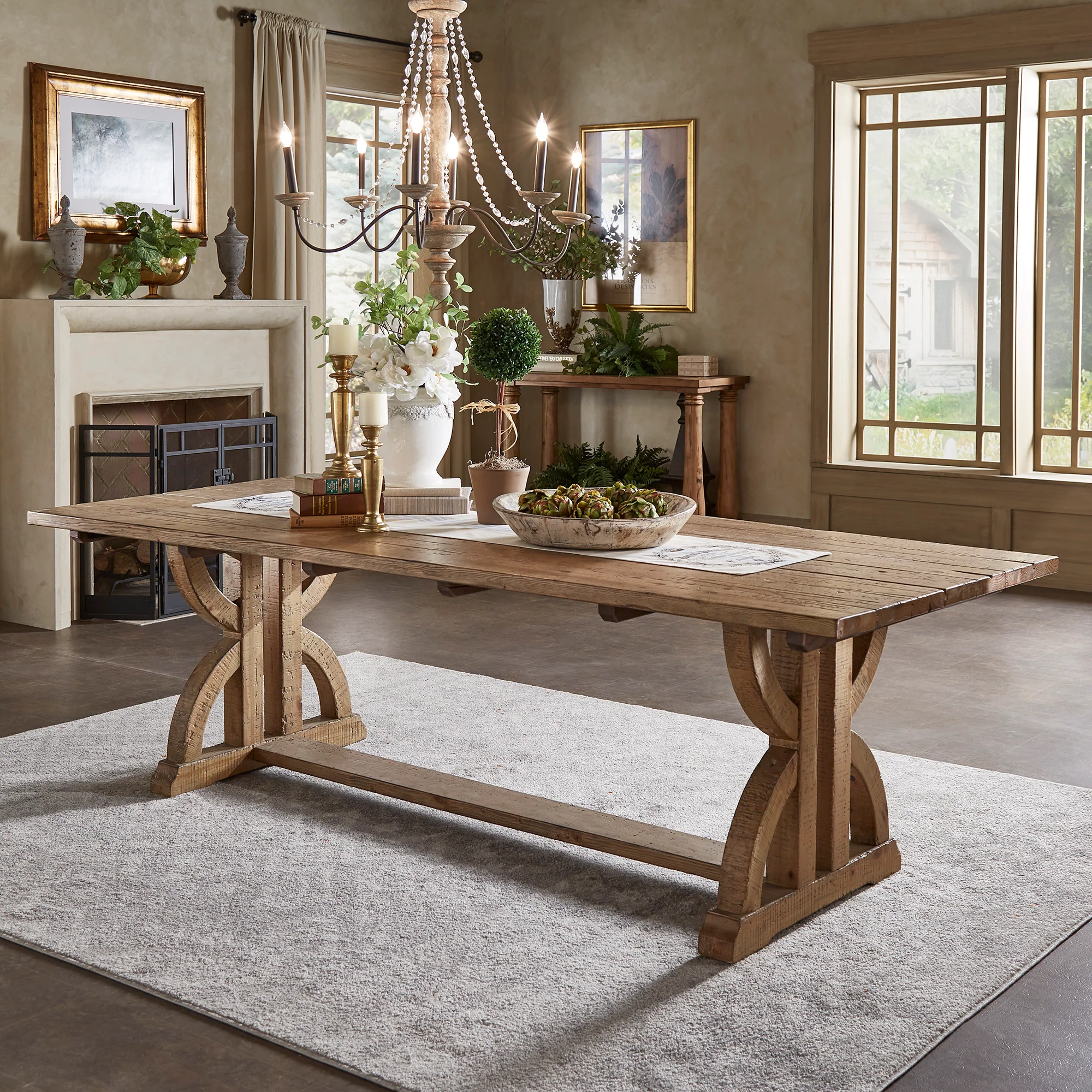 How to Decorate Wood Dining Table