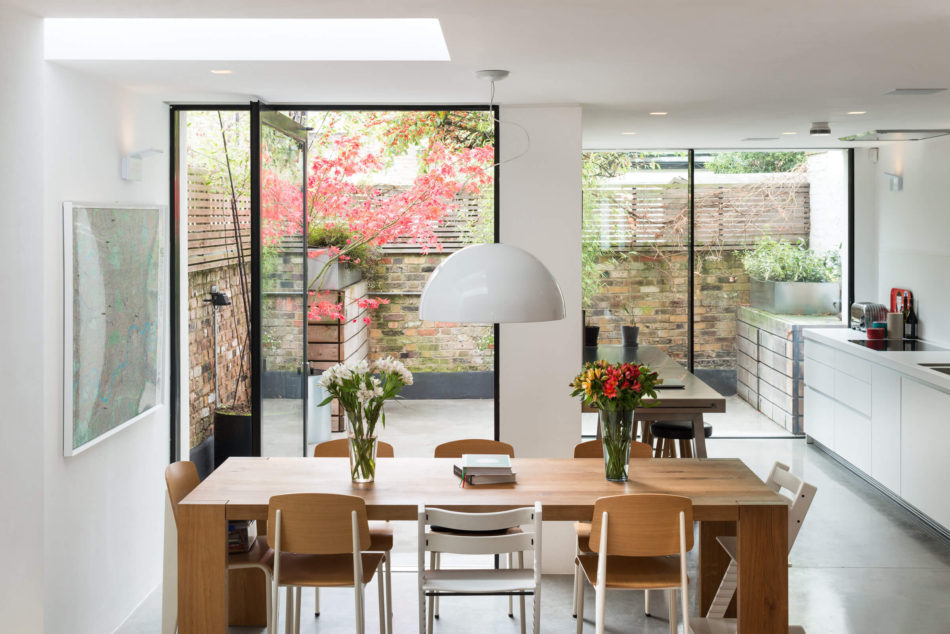 How High to Hang Lighting Above a Dining Table
