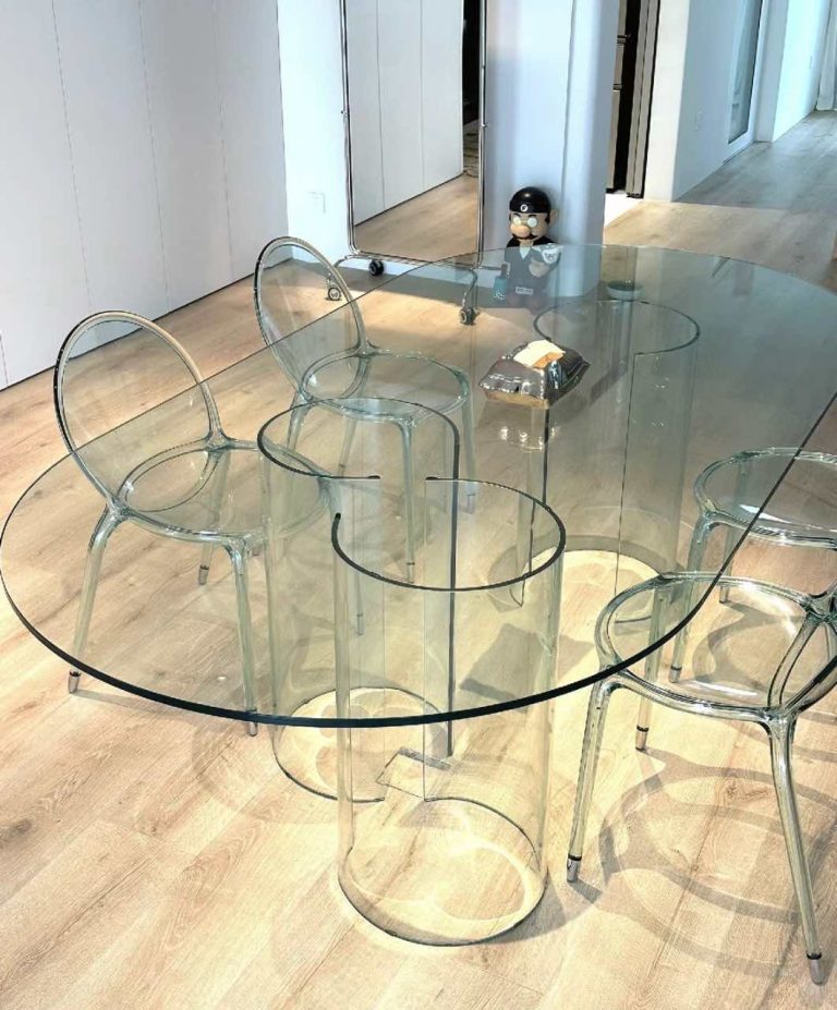 How to Clean Glass Dining Table