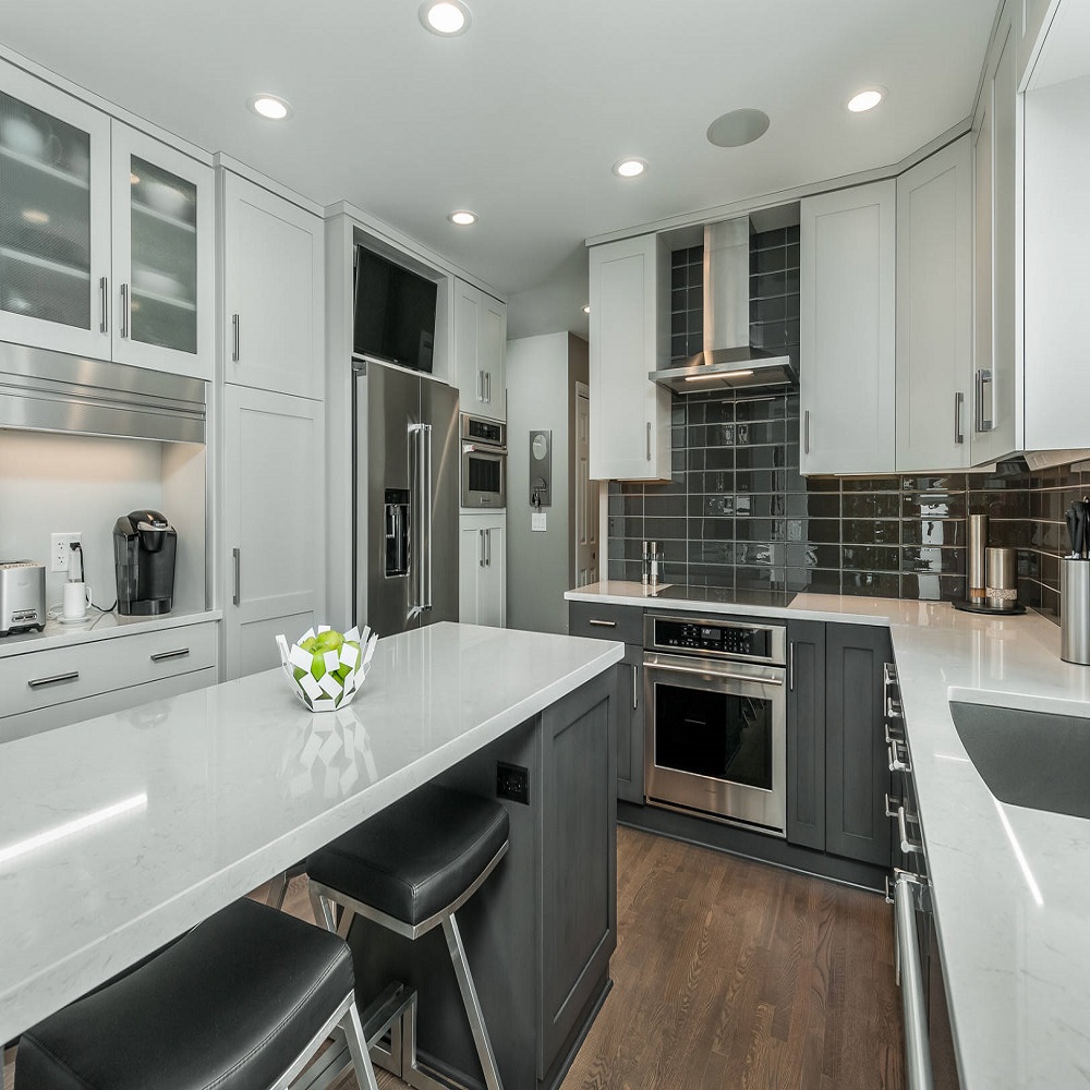 backsplash with gray cabinets