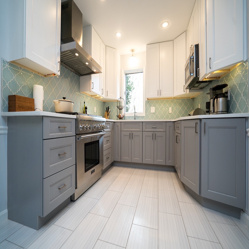 backsplash with gray cabinets