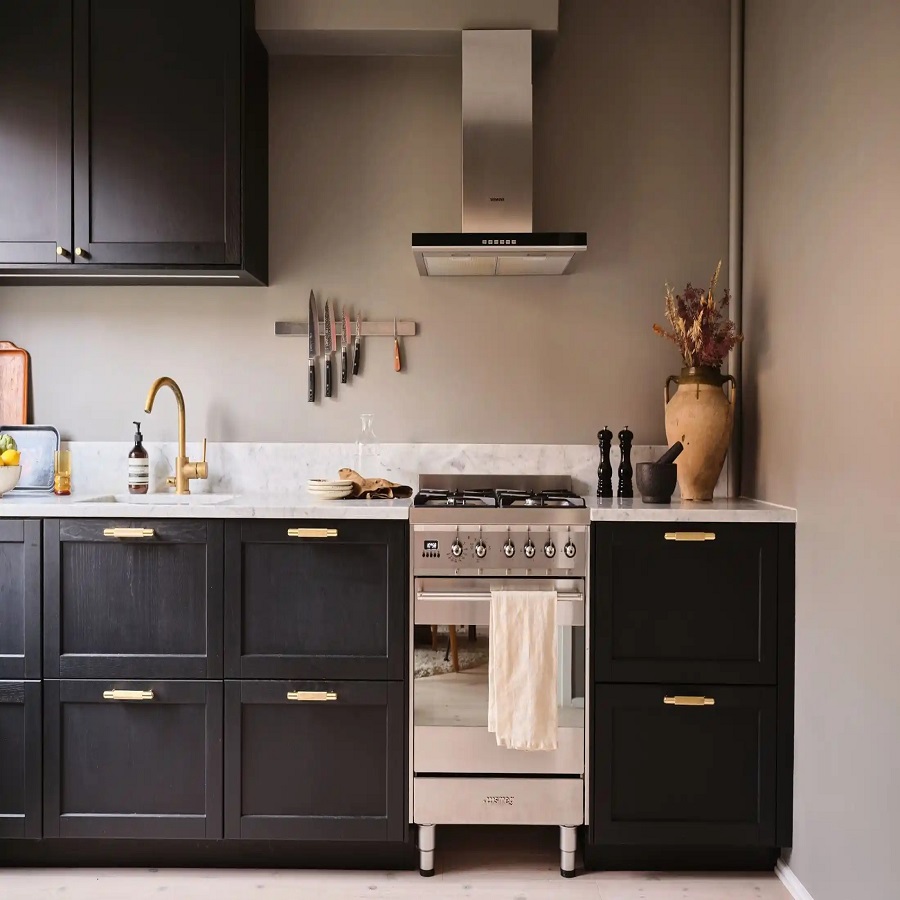 black appliances white cabinets